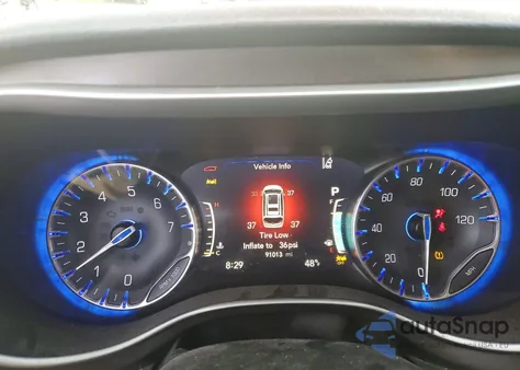 2021 Chrysler Pacifica Touring z USA, uszkodzony, nr VIN 2C4RC1FG7MR500337